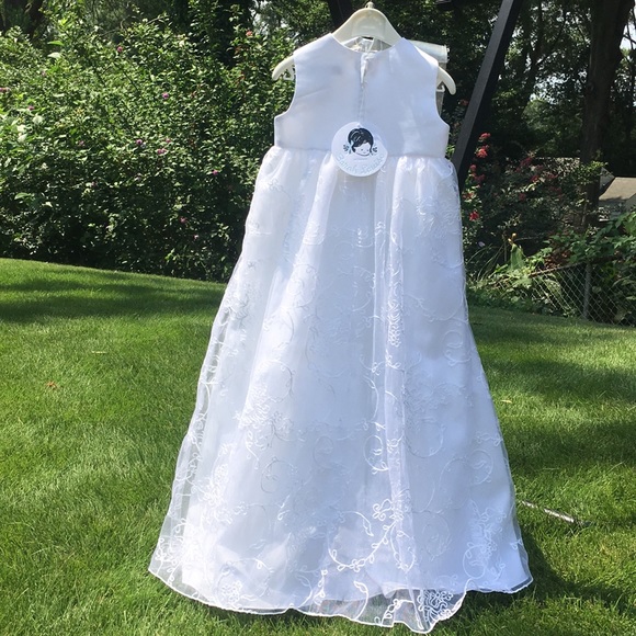 White Christening/Baptism Gown w/ matching Bonnet - Picture 3 of 5
